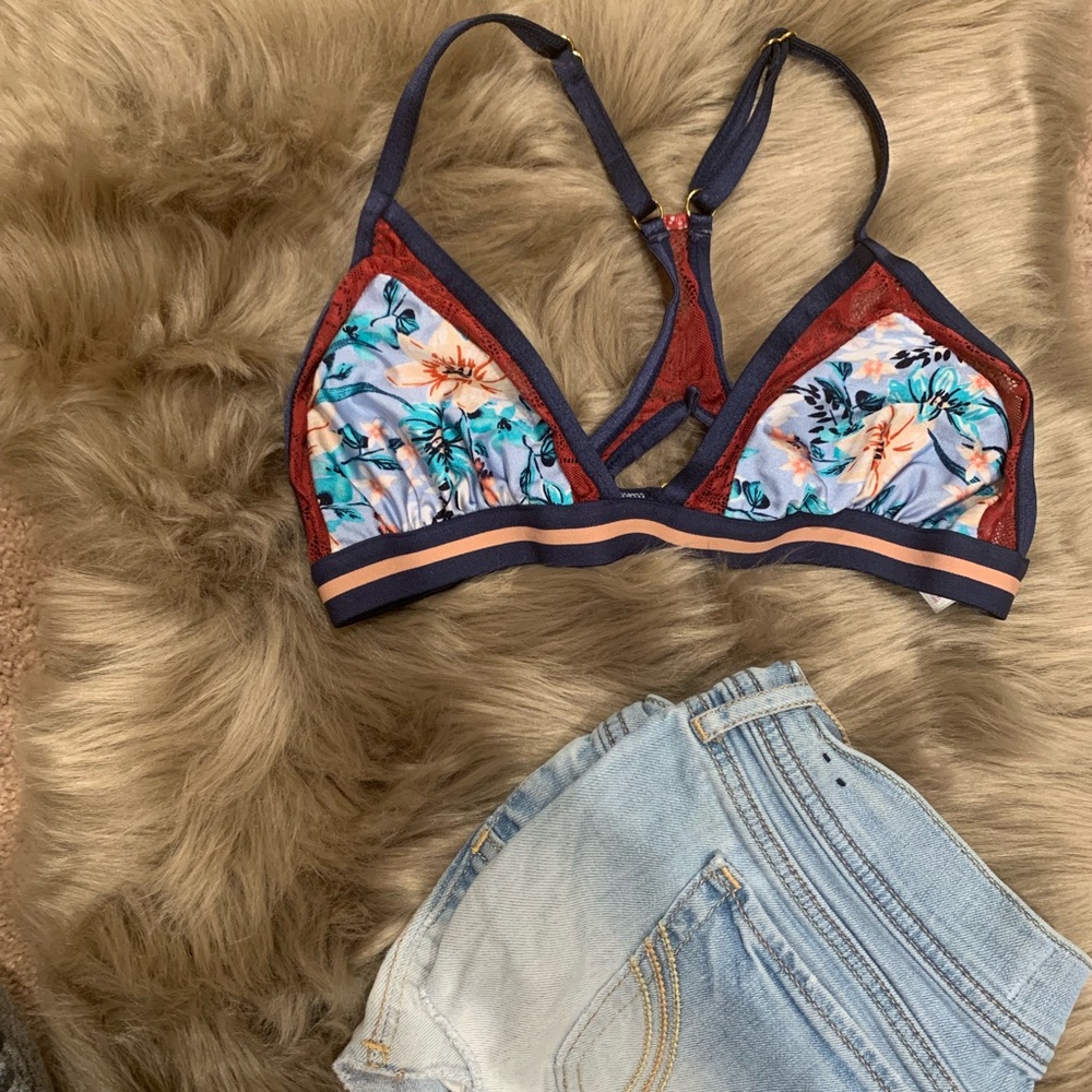 Lace detail bikini top